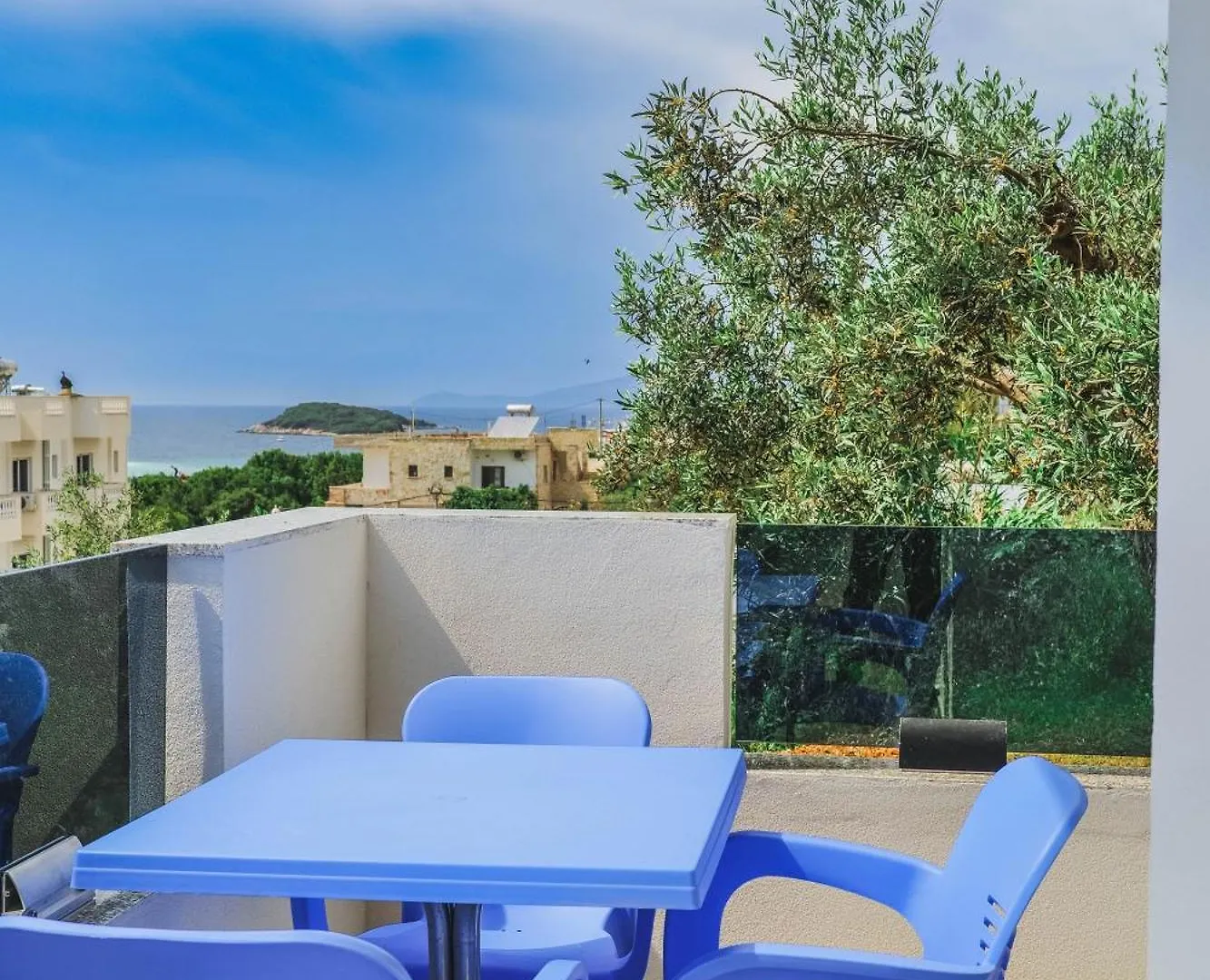 Hotel Renato Ksamil 3*,